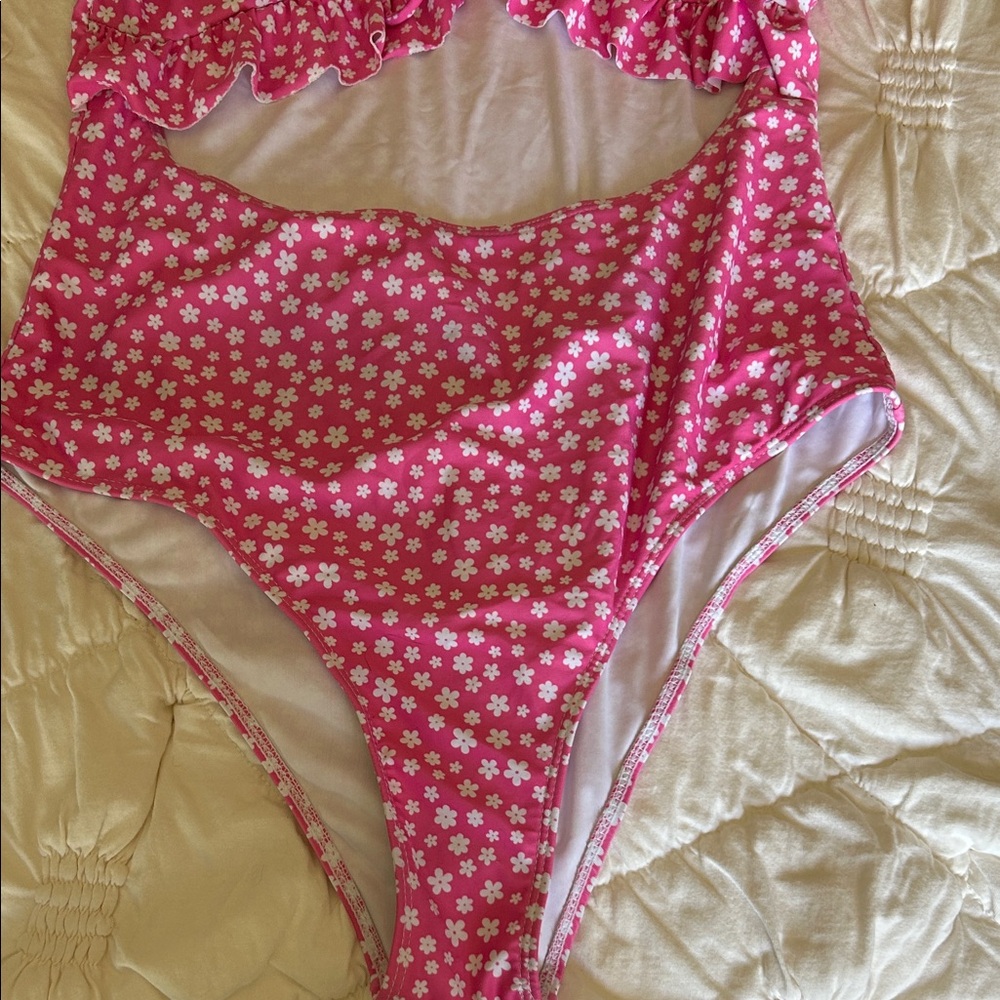 Pink Floral Ruffle One-Piece Swimsuit - Picture 4 of 5